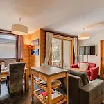 Le Paradis 2, Alpes Agency, Chamonix, Sleeps 4-5 Chamonix