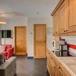 Le Paradis 2, Alpes Agency, Chamonix, Sleeps 4-5 *