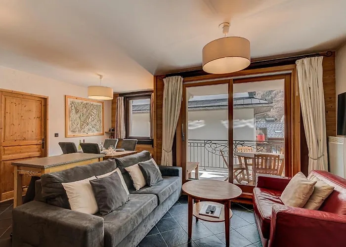 Apartment Le Paradis 2, Alpes Agency, Central Chamonix, Sleeps 4-5 Appartamento Chamonix