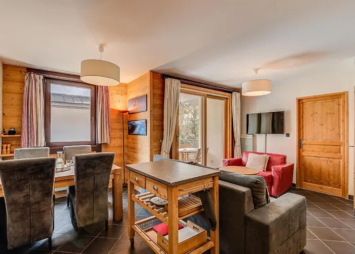 Apartment Le Paradis 2, Alpes Agency, Central Chamonix, Sleeps 4-5 Chamonix